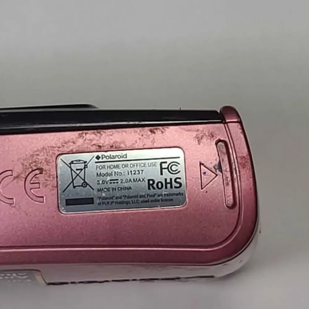 Polaroid pink i1237